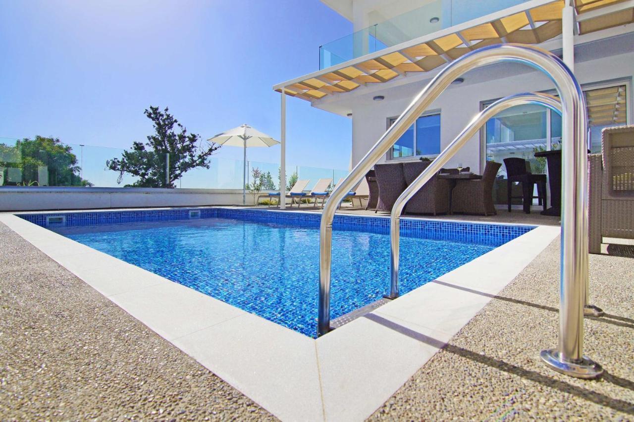 Villa Napa View アヤナパ エクステリア 写真